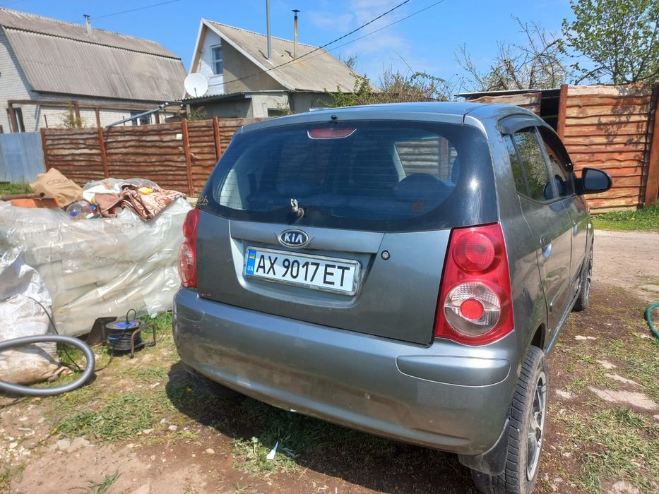 Автомобиль киа пиканта