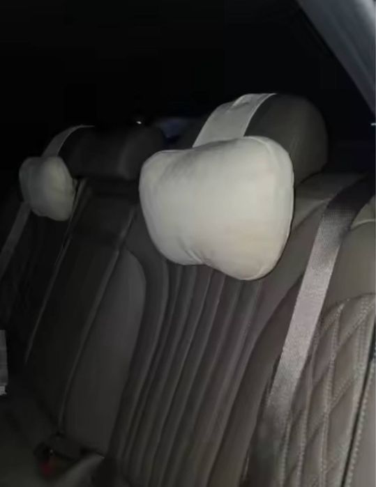 Автомобильный подголовник.