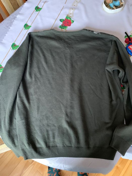 Sweter w serek Marino