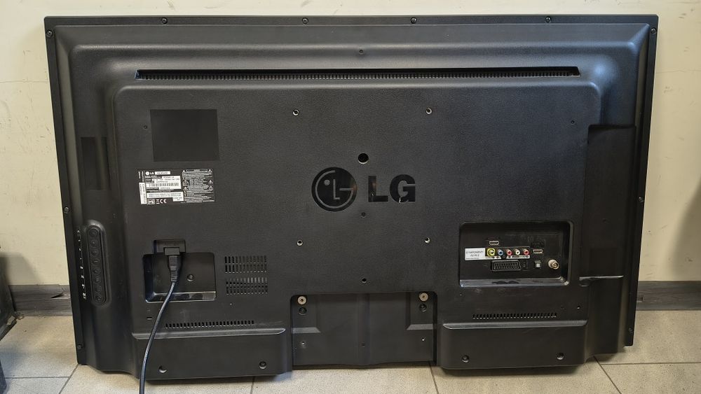 TV  LED LG42LN5400