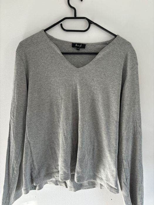 Grubsza szara bluzka/ sweterek w wycieciem w dekolcie XL