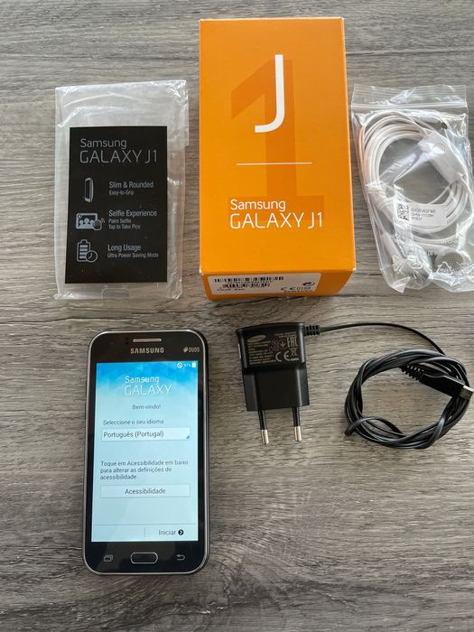 Samsung Galaxy J1 Dual SIM