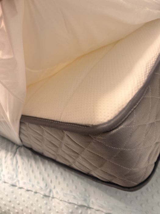 Vendo Cama nova na caixa e Colchao