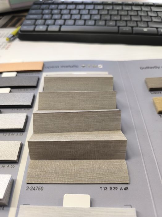 Plisy dachowe  beżowo złote NOWE