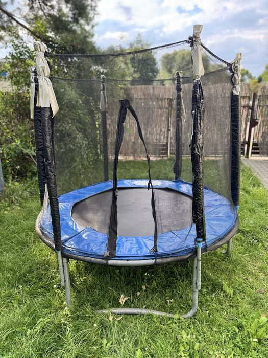 Trampolina ogrodowa 180 cm, z siatką, stan używany