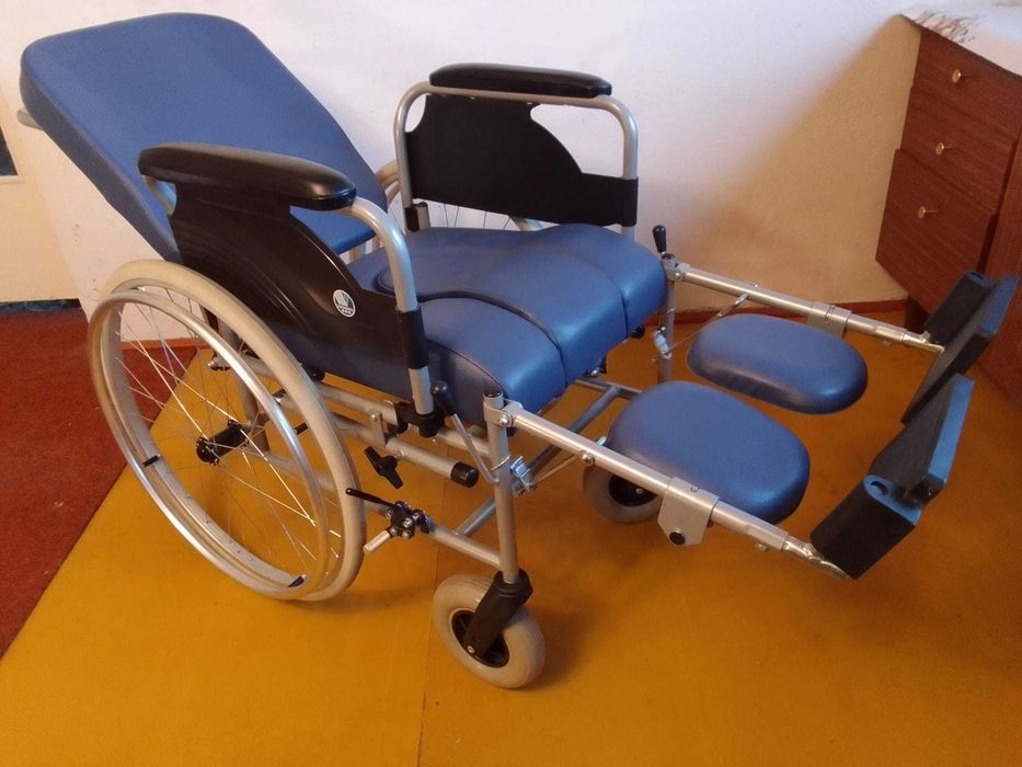 Wózek Inwalidzki wielofunkcyjny - z funkcją toalety.