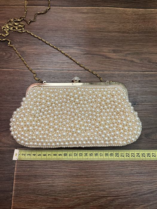 Сумка клатч у перлинах