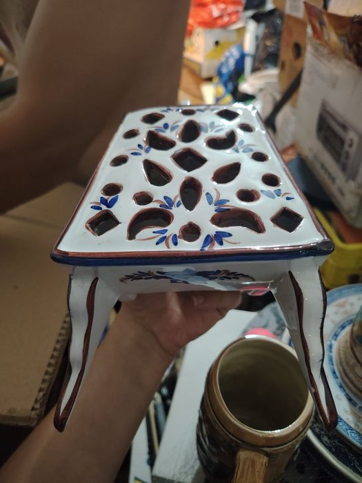 Vendo Pote / Caixa de Pot-Pourri Antiga em Faiança Portuguesa - Pintada à Mão