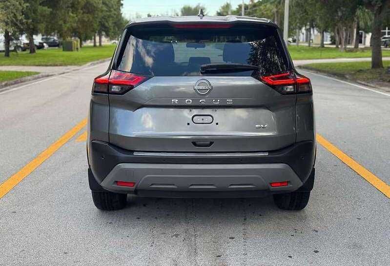 Nissan Rogue 2021 року