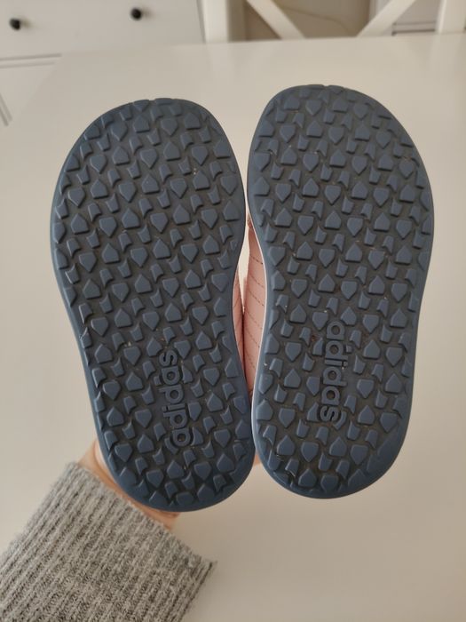 Buty sportowe Adidas 25 rzepy