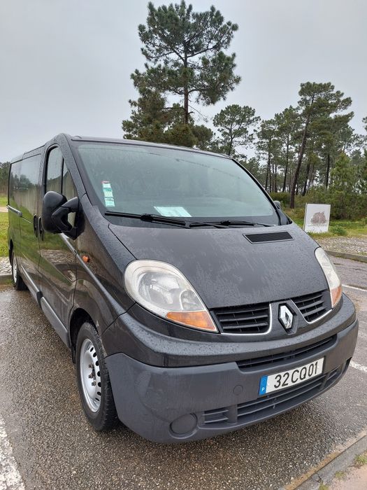 Renault Trafic 2.0 DCI 6 Lugares com A/C e CAIXA FIBRADA