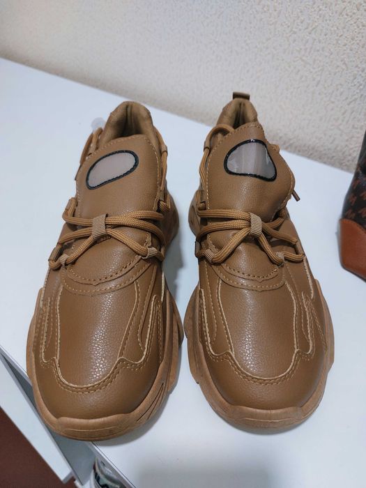 Sapatilhas beje girissimas!