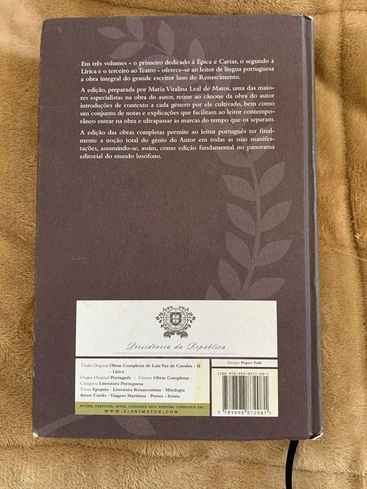 Livro "Obras Completas de Luiz Vaz de Camões, II Volume - Lírica"