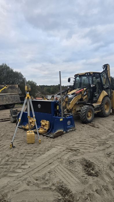 CAT 432F z system automatycznej niwelacji Leveller Salon PL