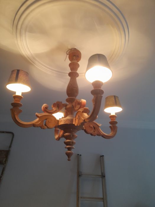 Candeeiro de madeira