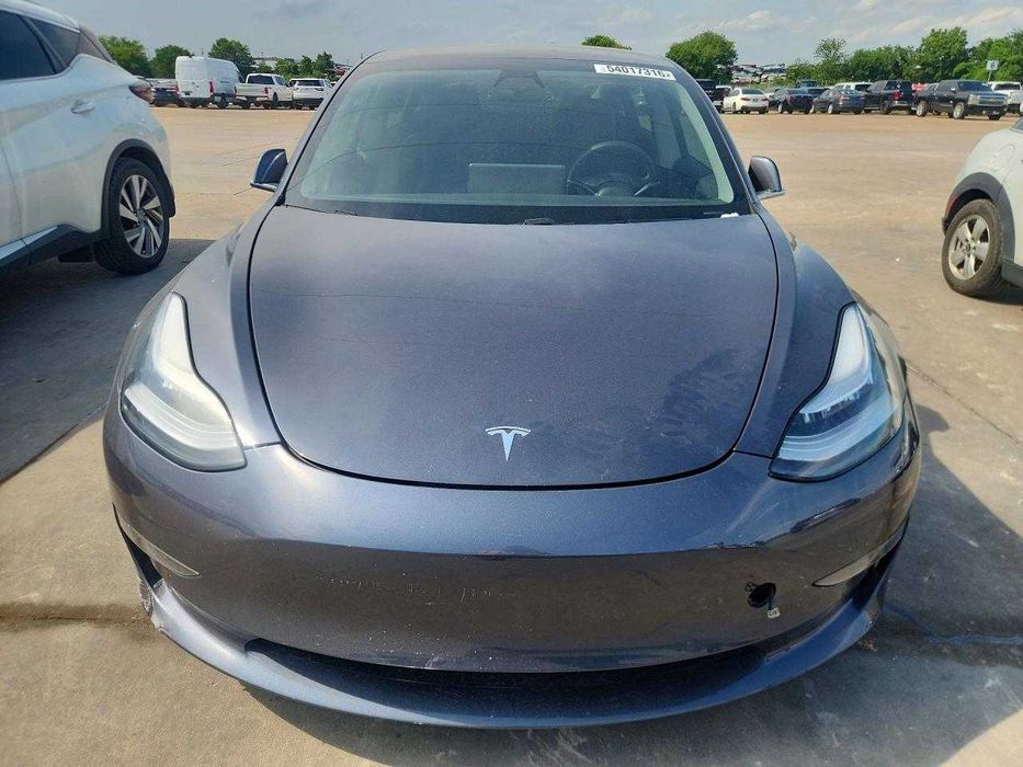 Tesla Model 3 2020.