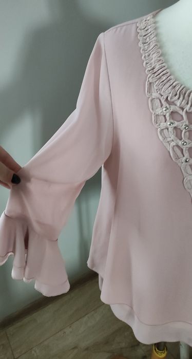 Luźna koszula z falbanami