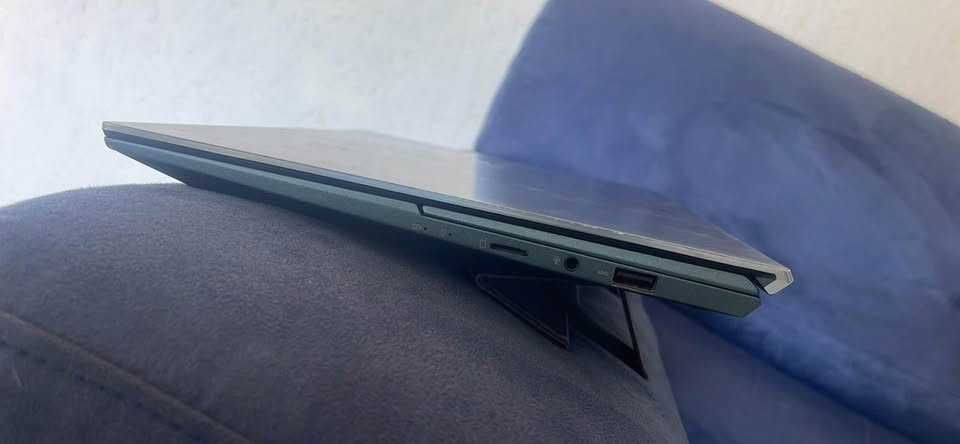 Portátil Asus Zenbook Duo i7 - 2 ecrãs - 16 GB RAM - 1 TB SSD