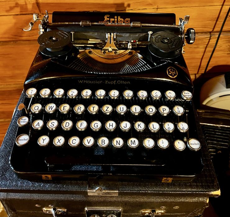 Antiga maquina escrever Erika S
