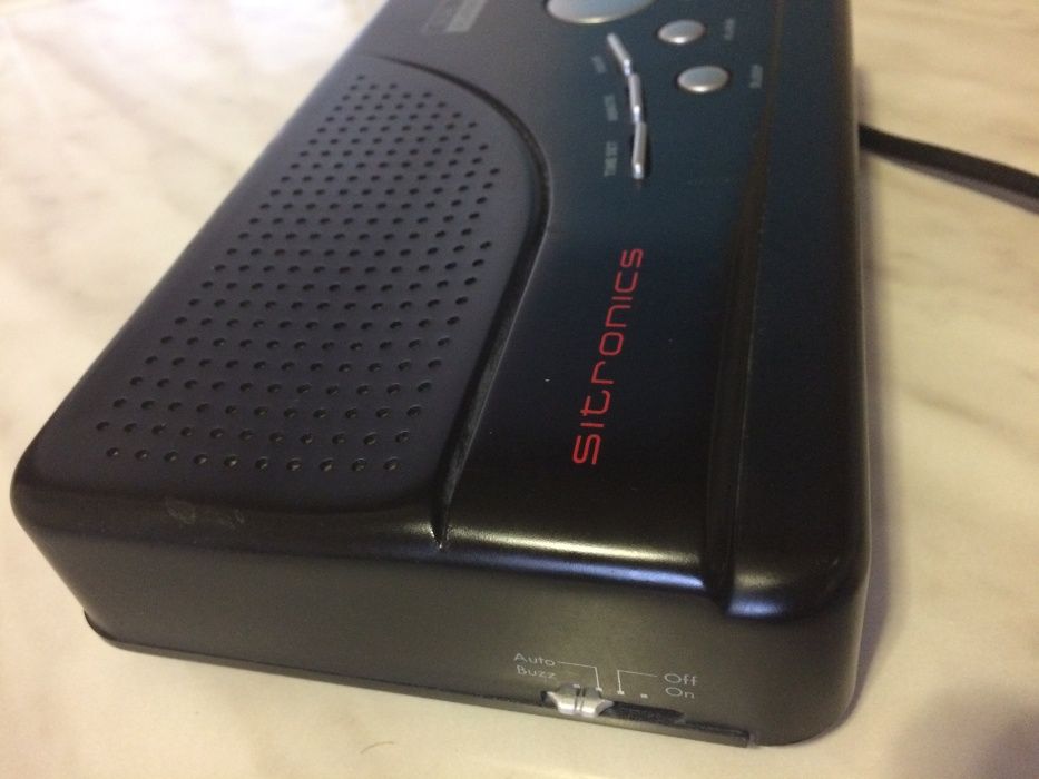 Радиочасы с приемником "Sitronics scr3002".