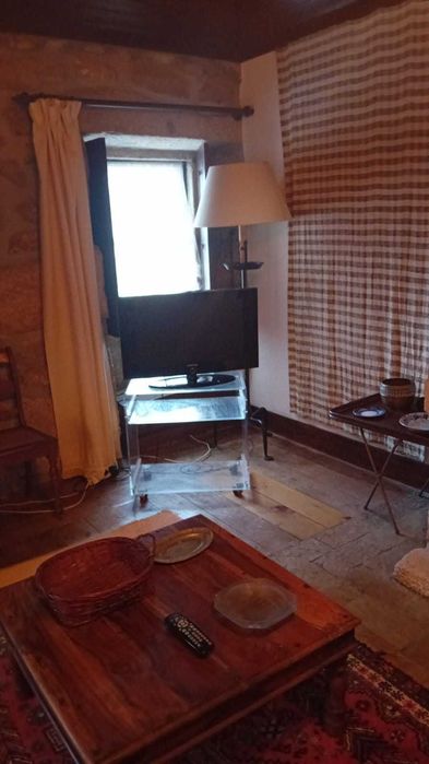 * Reservada * Moradia T2 em Casfreires