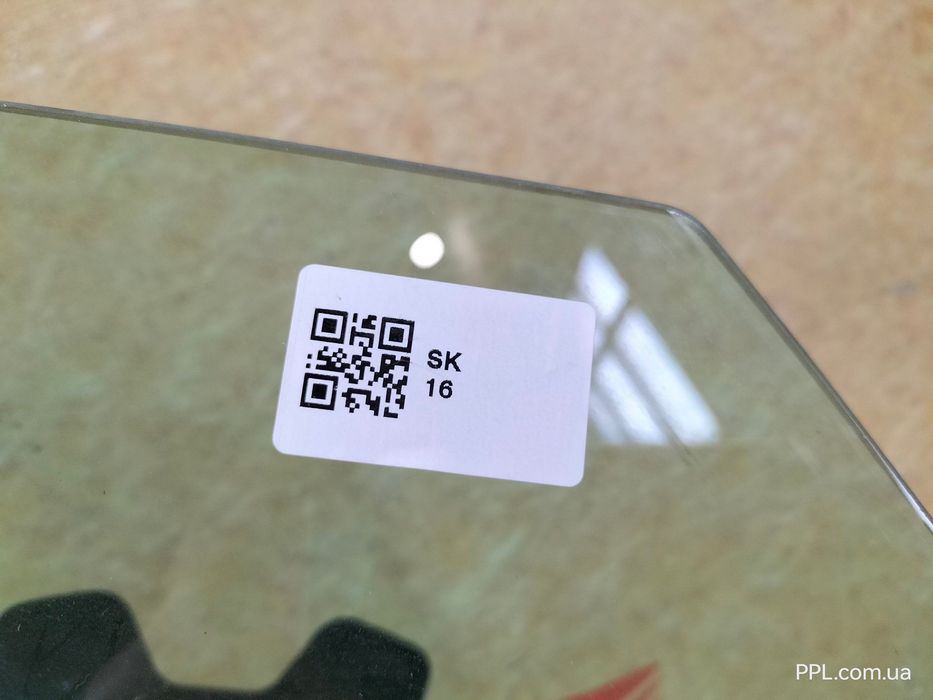 Jeep Compass II 2016- стекло двери переднее правое P68292952AC