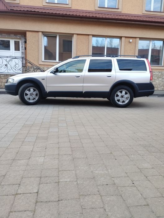 Продам Volvo XC70 2.4 Diesel — Надійний та доглянутий крос-універсал!