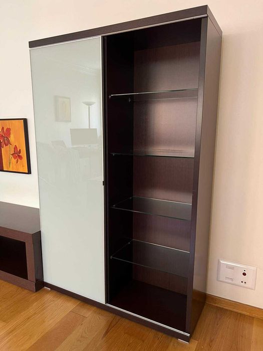 Móvel de sala wengué c/ armário vitrine e módulo TV – conjunto ou separado – Parque das Nações
