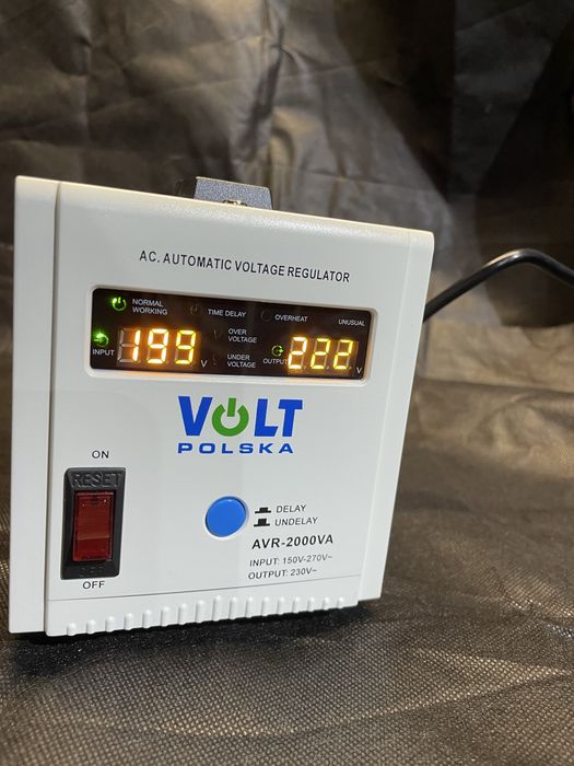 Volt Polska  Стабілізатор напруги AVR 2000 ВА .