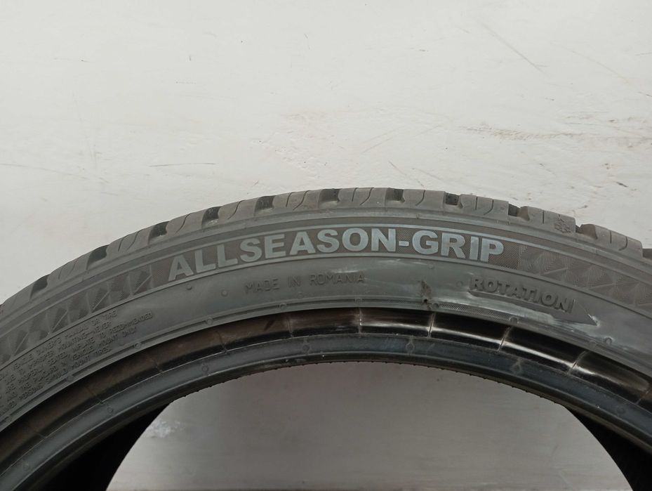 1x225/40R18 Semperit Allseason-Grip, 2022 rok, 92Y XL, bieżnik 7,2mm