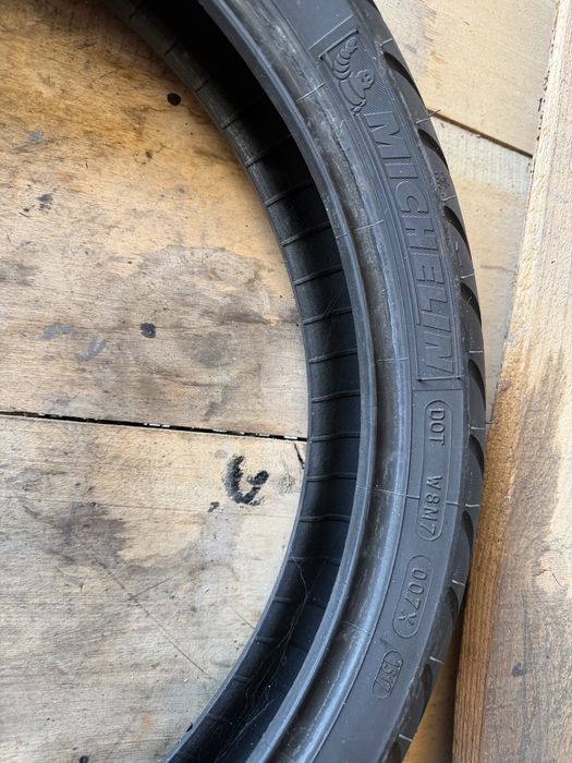 Opona michelin r17 100/80