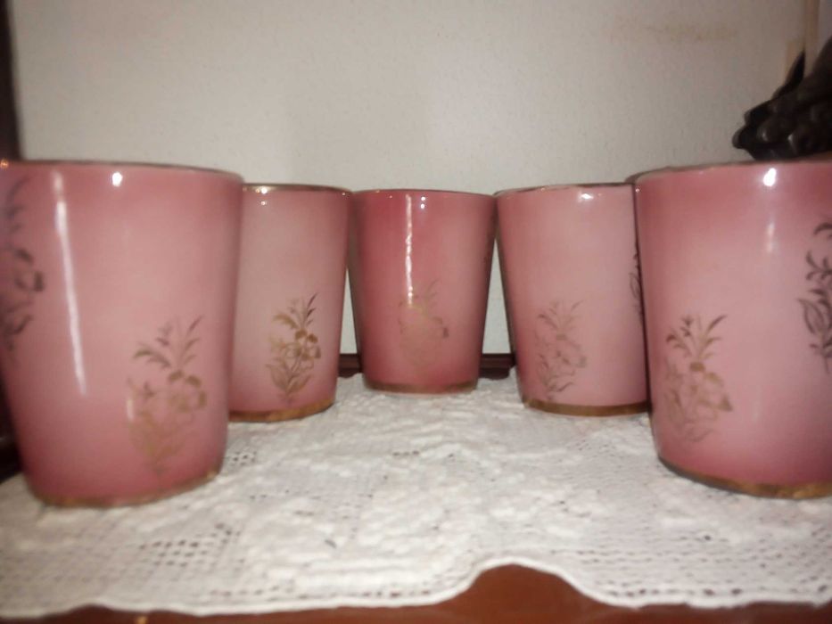 Copos em loiça de Alcobaça, usados