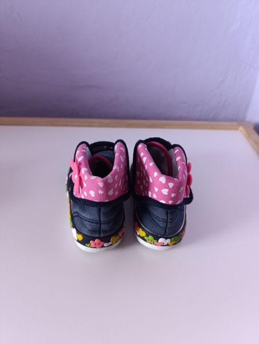 Buciki wiosenne r. 20