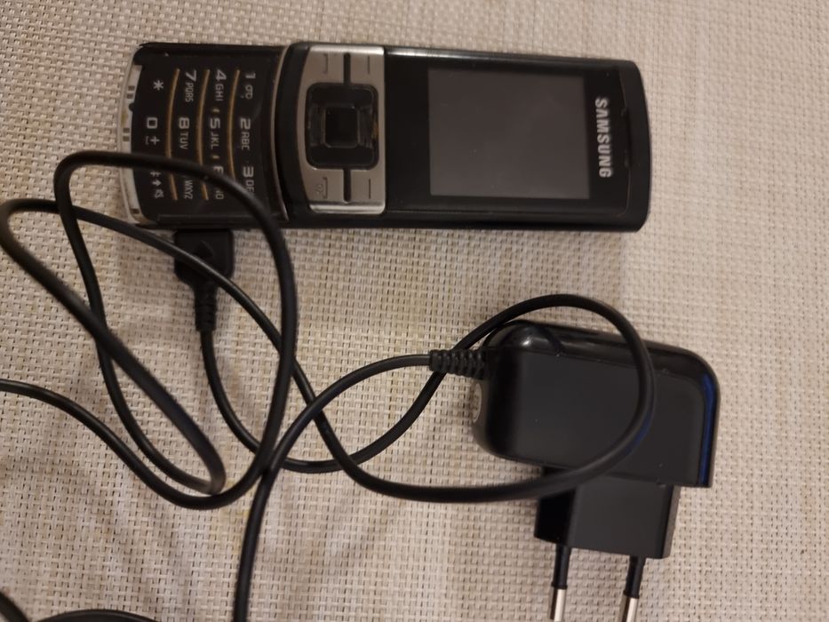 Samsung  C3050 telefon  komórkowy