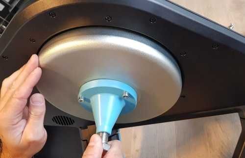 Tacx Neo 2T disc extractor