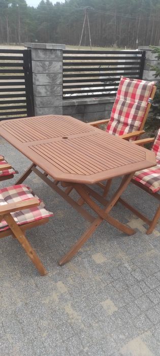 Drewniany komplet stół i 4 krzesła