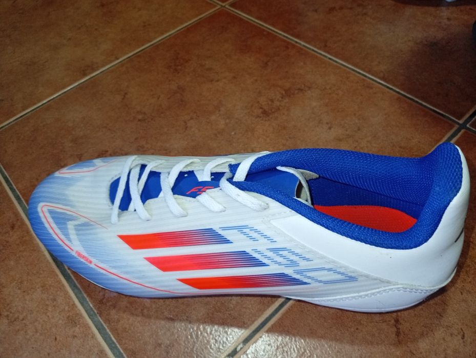 Adidas F50 chuteiras do futebol