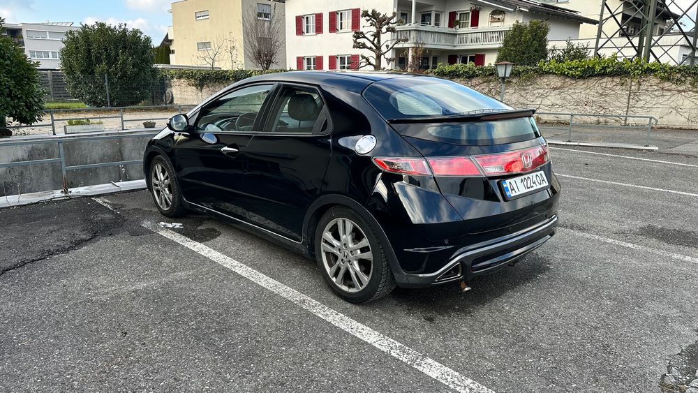 Honda Civic 2009р. автомат. Не робот! 5D 1.8 , газ бенз  227тис км.