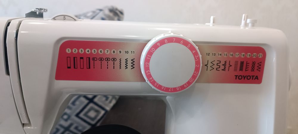 Швейная машинка тойота rs 2000