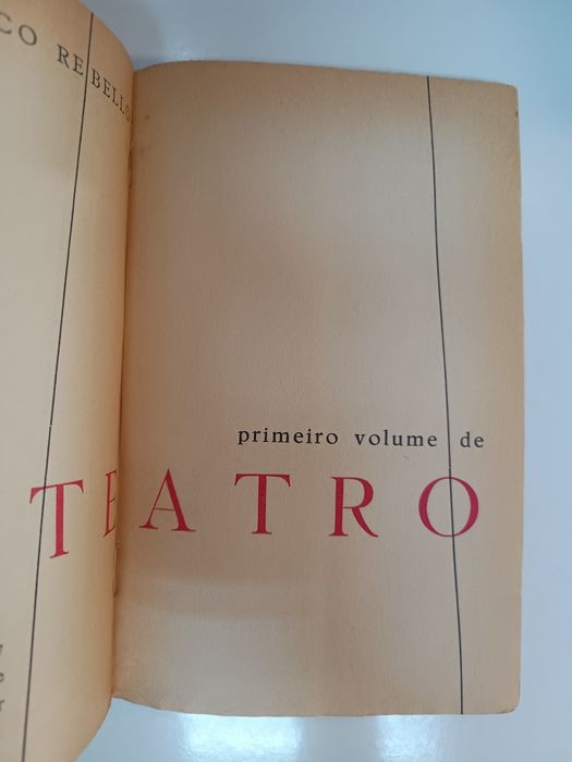 Teatro, de Luiz Francisco Rebello
