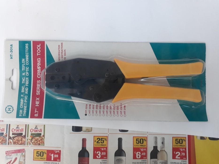 Alicate de carvar fichas HT-301A