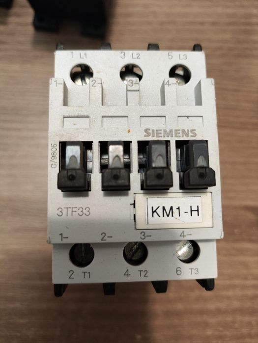 Stycznik mocy 9A, 30A 3P 24V DC Siemens, Eaton