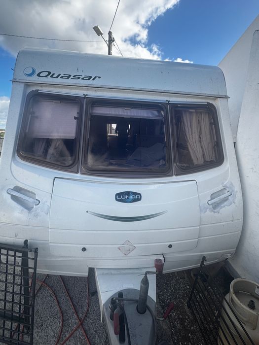 Caravana Lunar quasar 525 com Avancado  grande e motor com telecomando