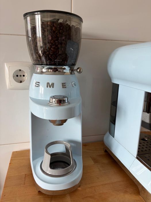 Máquina de Café Expresso + Moinho de Café