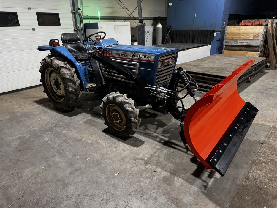 Traktor Iseki tl 1901 F 19 km 4x4 Pług do sniegu,zimowy zestaw