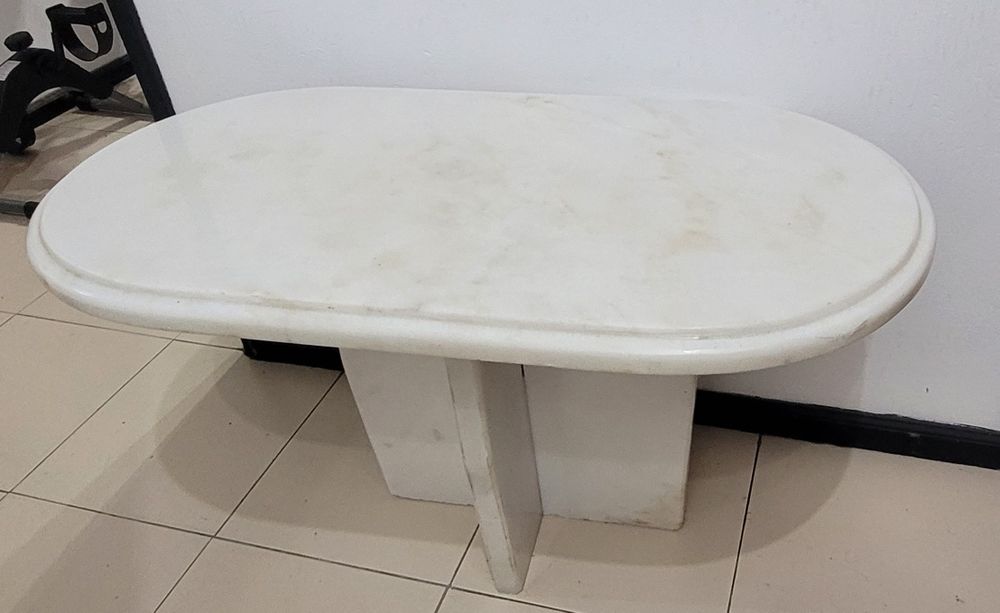 Mesa de Mármore branco – Clássica e Elegante