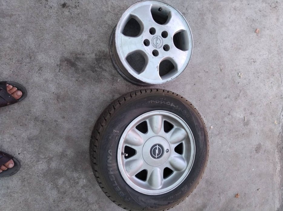 Продам диски легкосплавні розмір 15 ціна 3000 за 4 шт