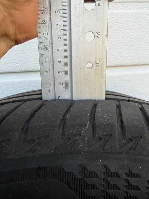 Pneu Bridgestone Turanza T005 245/45R18 100Y semi novo. VENDO OU COMPRO