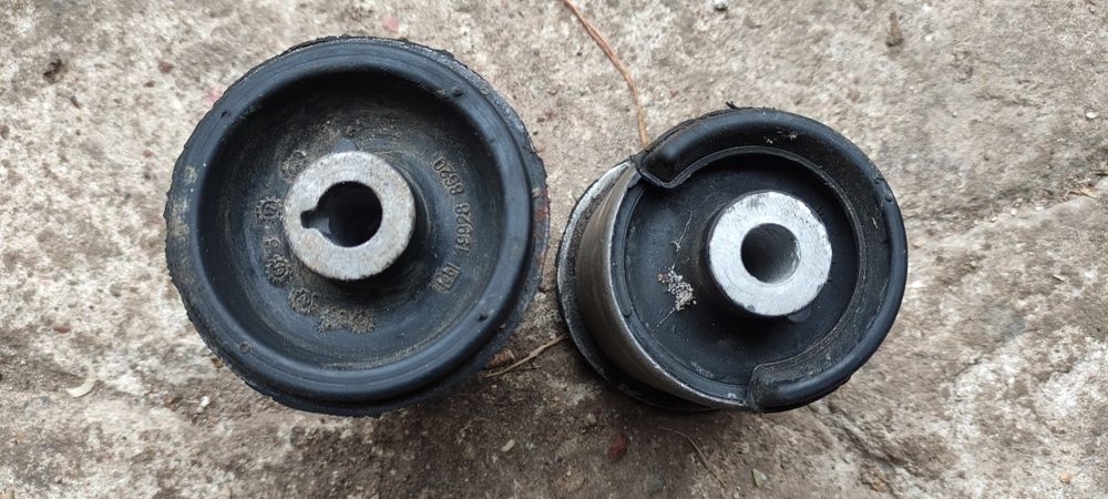 2x Febi Bilstein tuleja belki tył GOLF IV A3 Leon