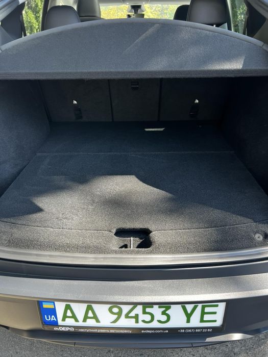 Продам Tesla model Y.